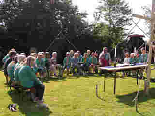 gemeinsame Andacht im Zeltlager gemeinsame Andacht im Zeltlager
